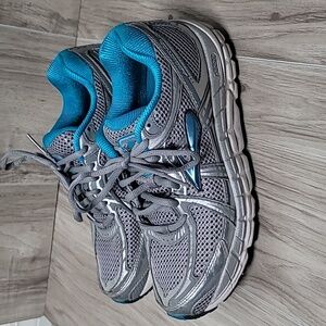 Brooks Shoes Womens Brooks Addiction 11 Shoes Size Silver Running 120140